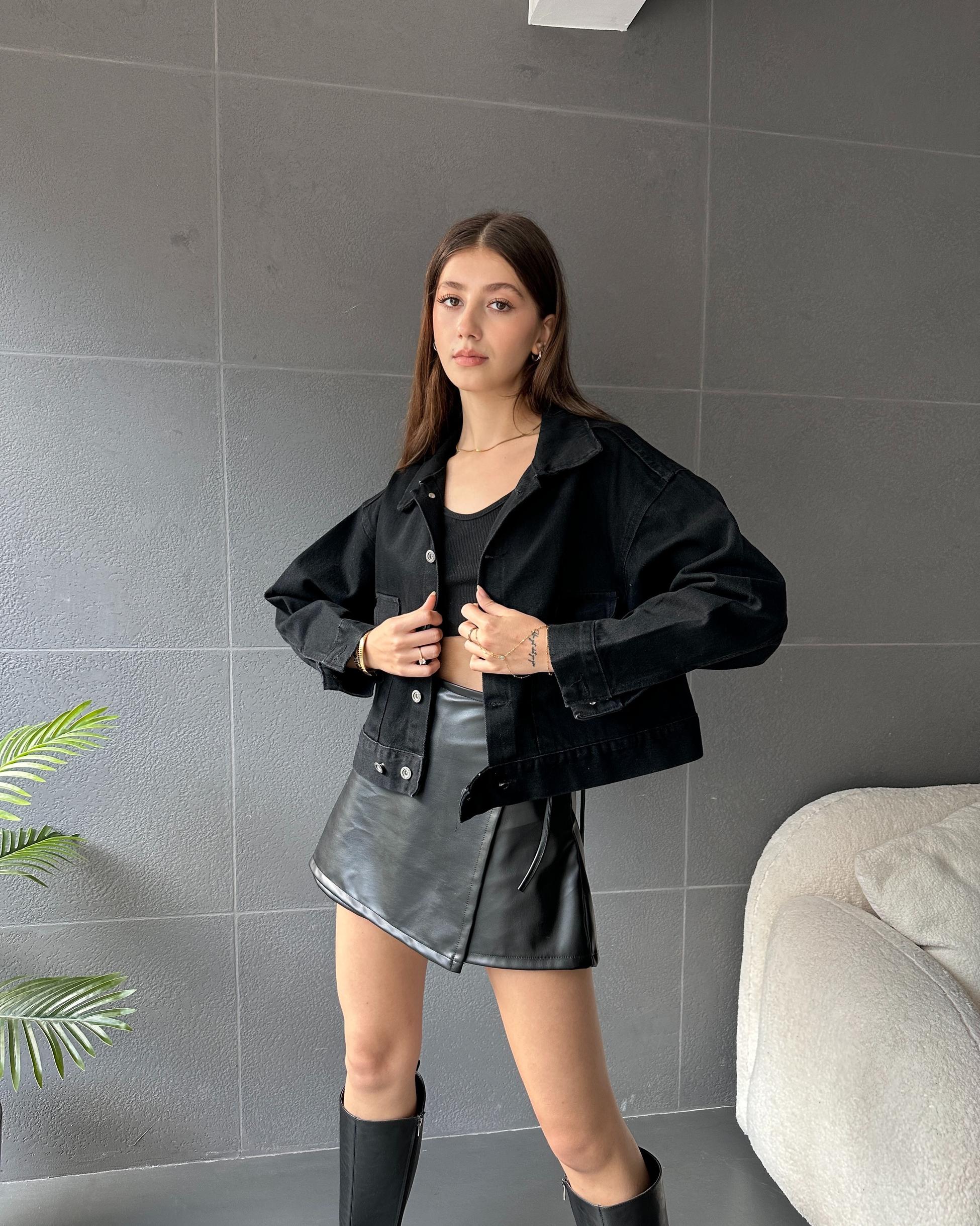 Çift Cep Beli Düğme Detaylı Denim Ceket