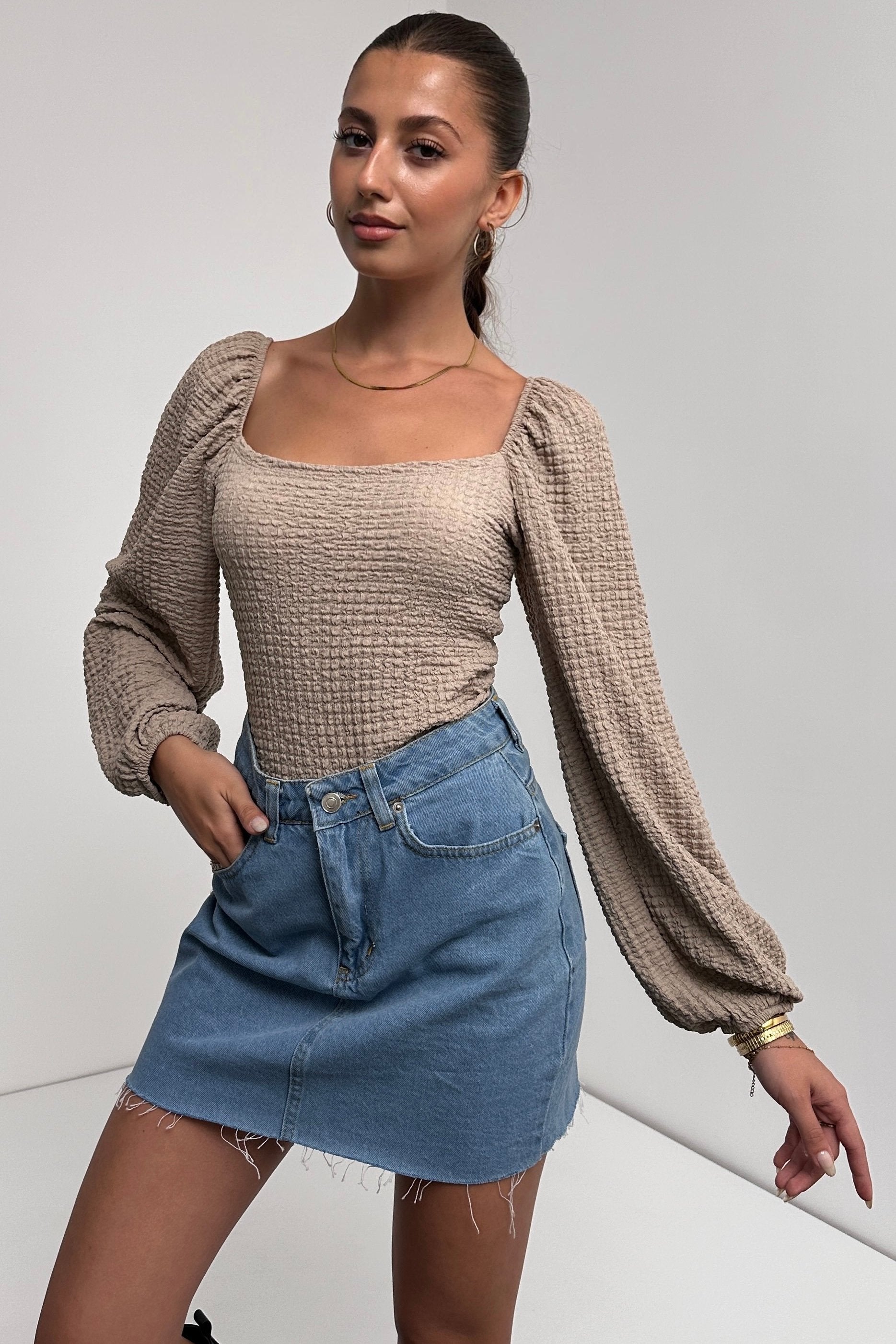 Блузка с квадратным вырезом и рукавами-фонариками