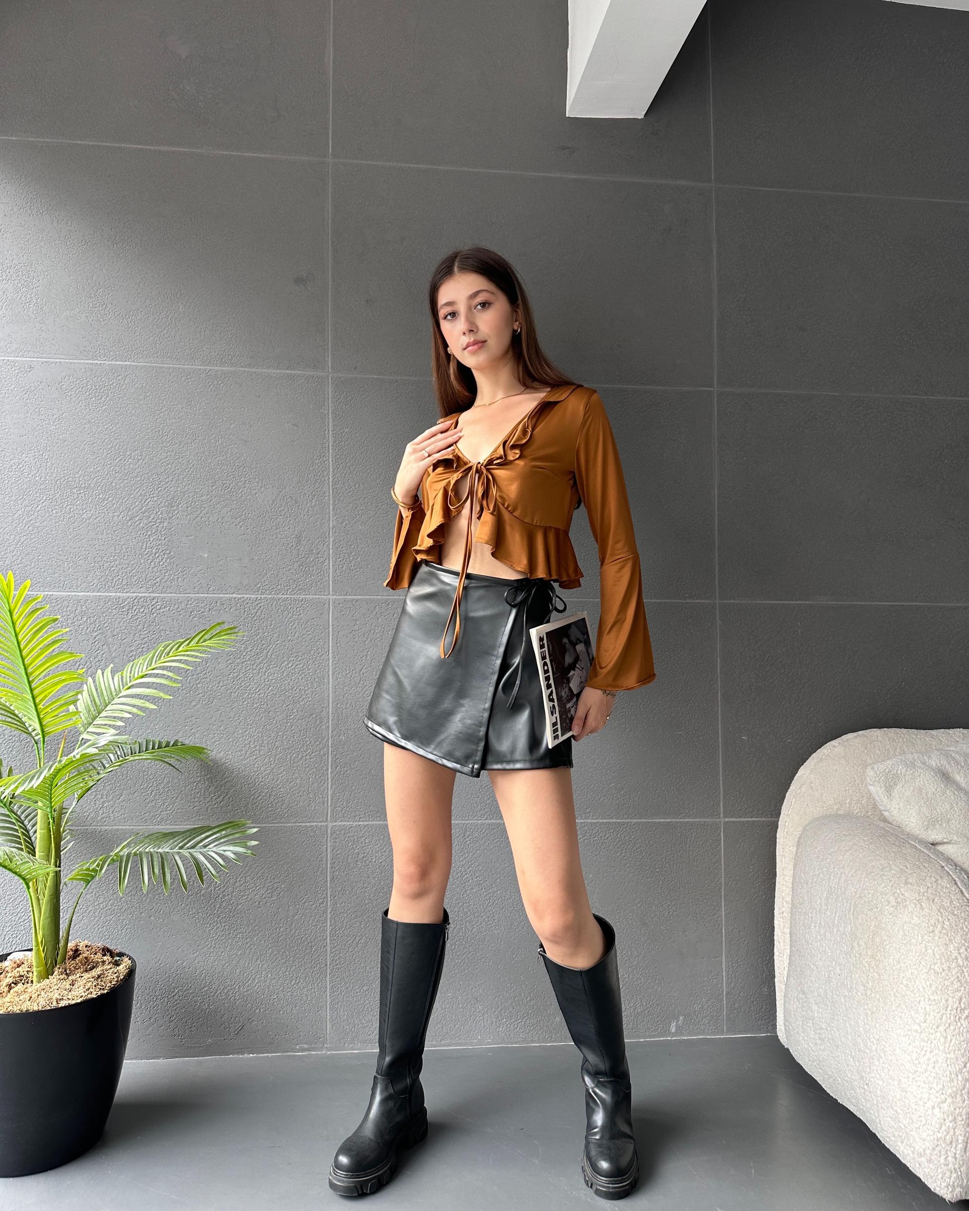 Fırfır Detaylı Önü Bağlamalı Crop Bluz