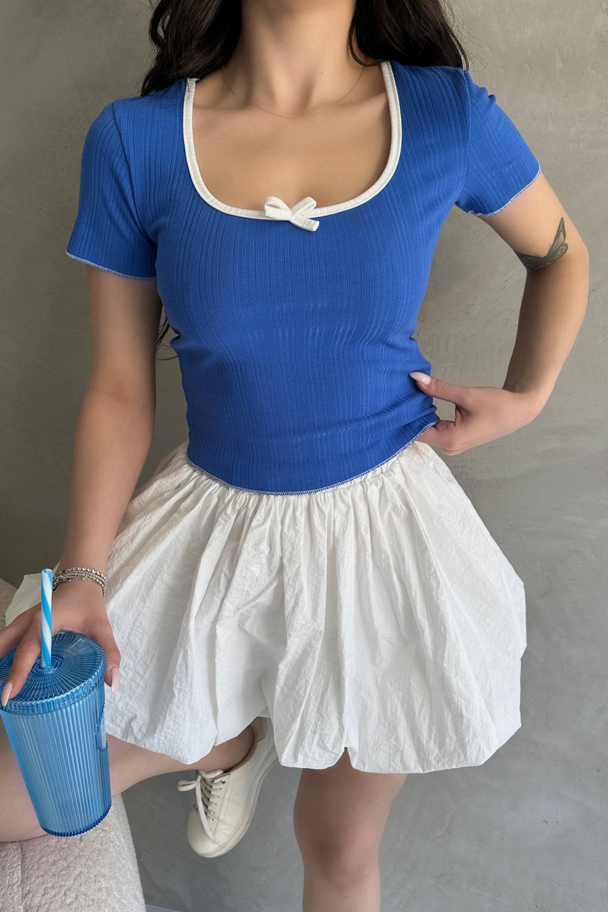 Havuz Yaka Biye Detaylı Crop Bluz