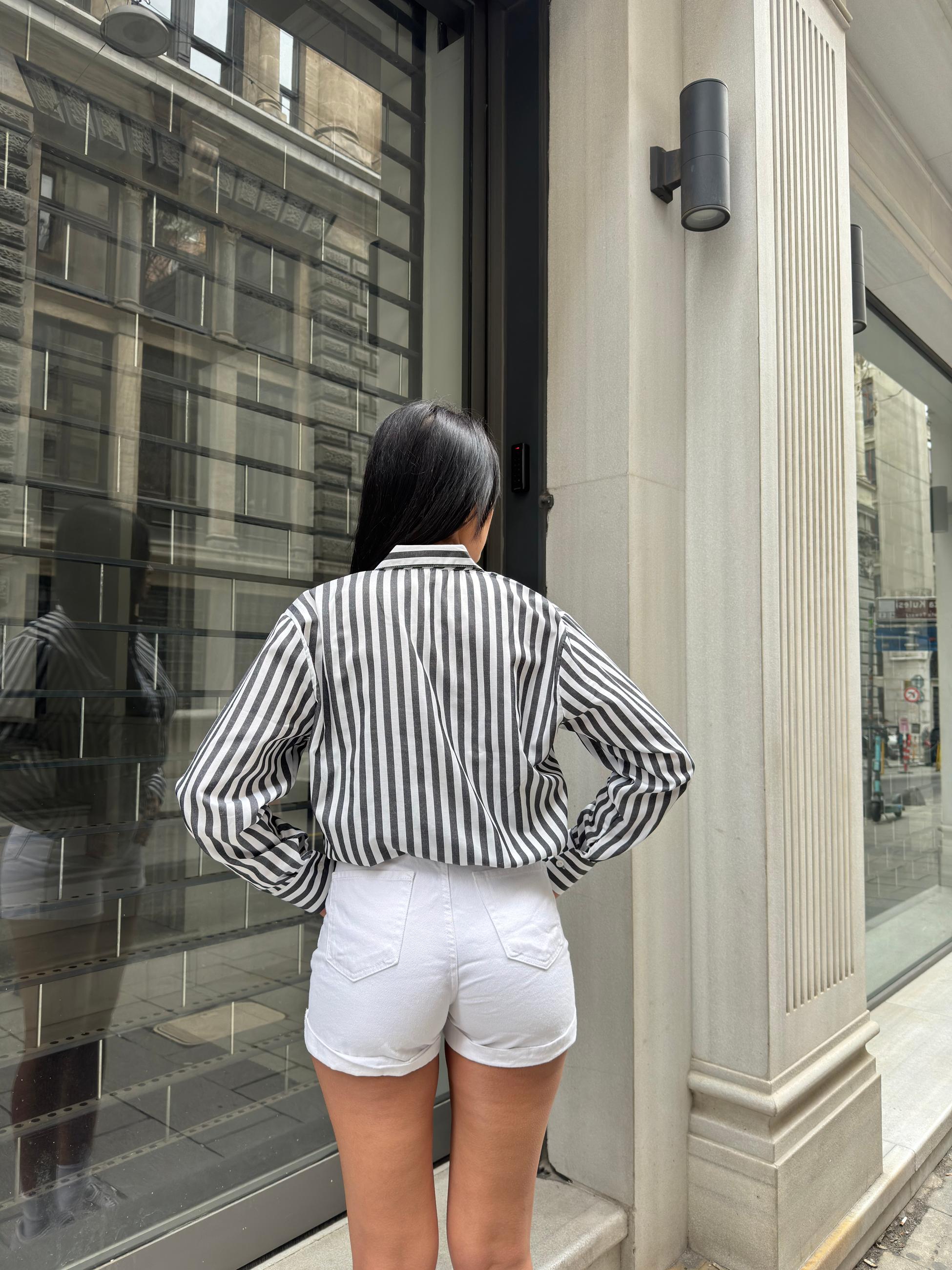 Tek Cep Çizgi Detaylı Crop Poplin Gömlek