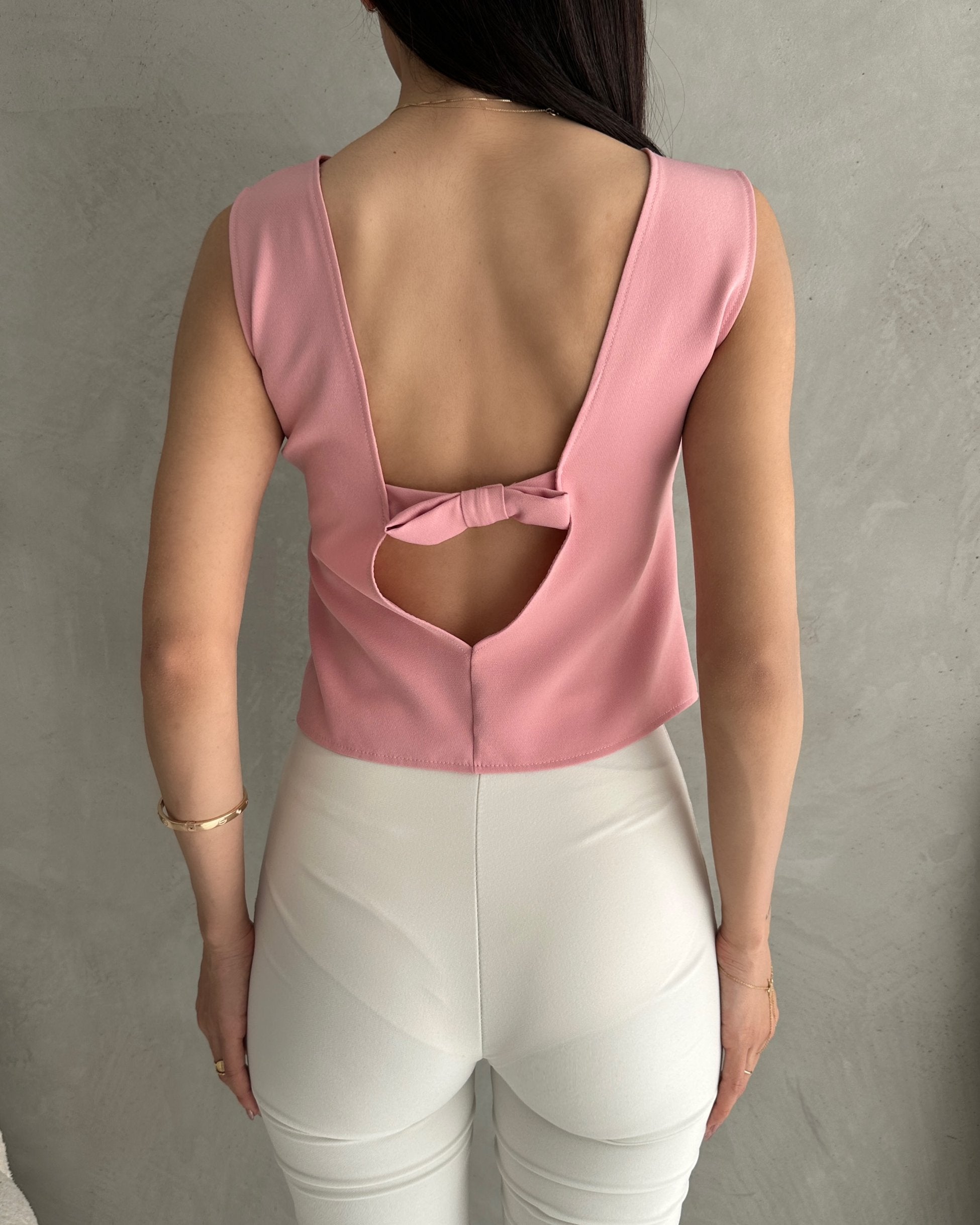 Kolsuz Sırt Dekolteli Crop Bluz