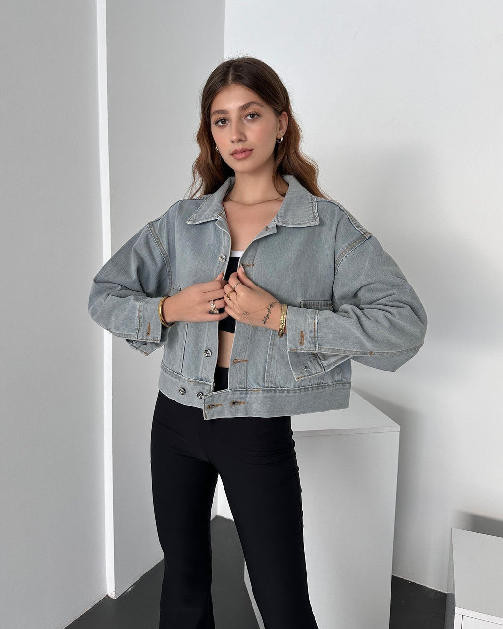 Çift Cep Beli Düğme Detaylı Denim Ceket