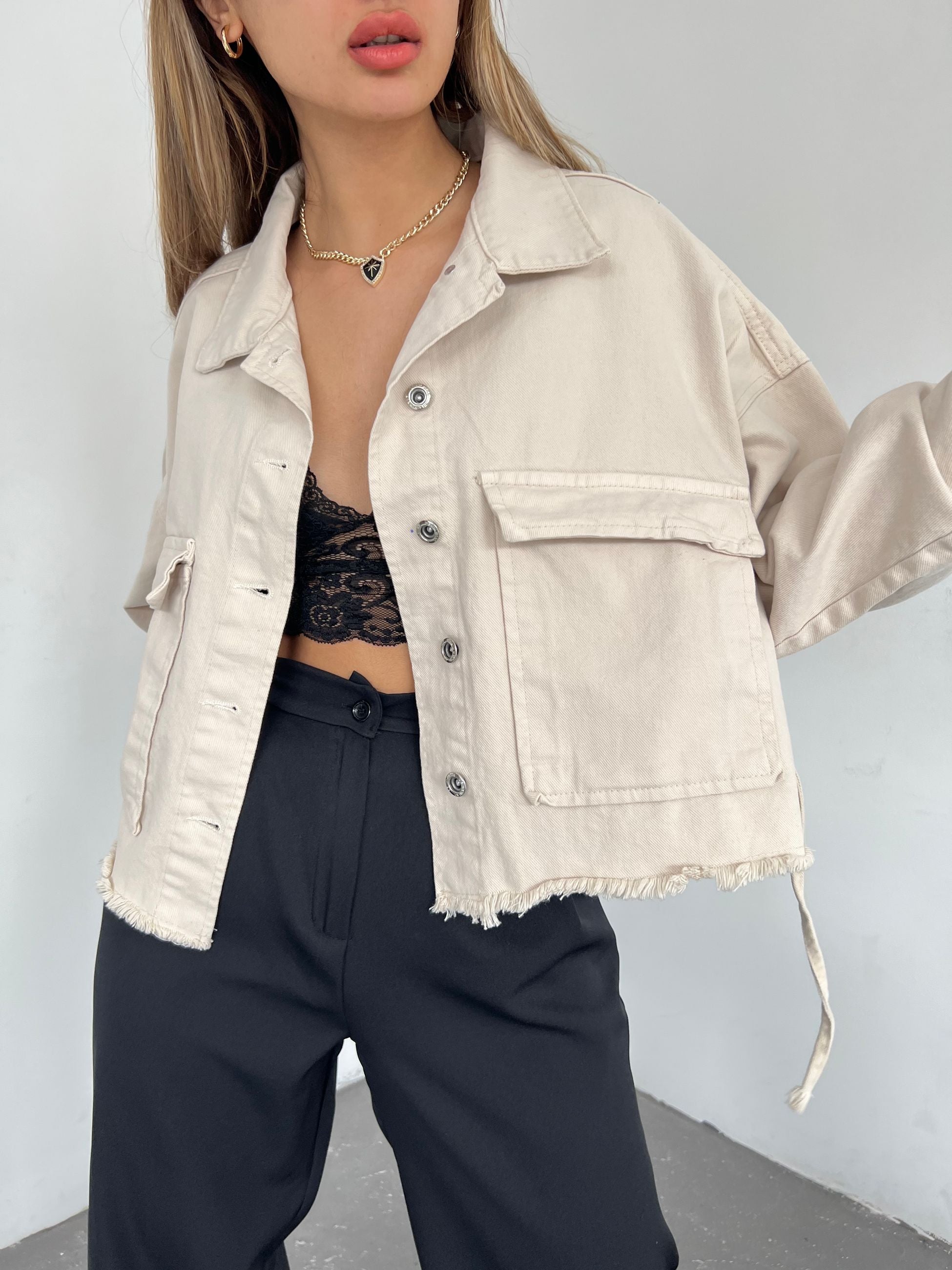 Geniş Cepli Oversize Püsküllü Denim Ceket