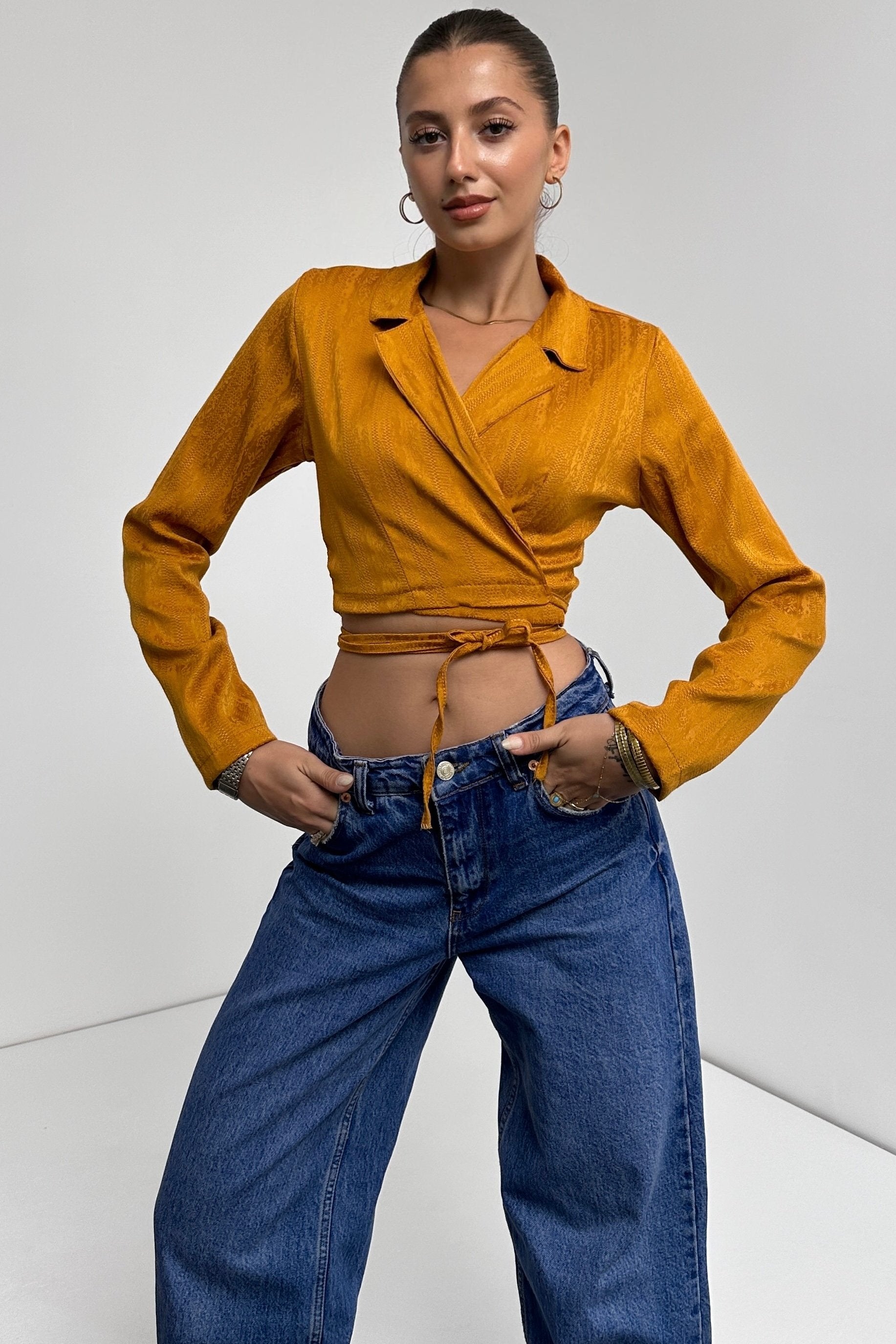 Gömlek Yaka Beli Bağlamalı Crop Bluz