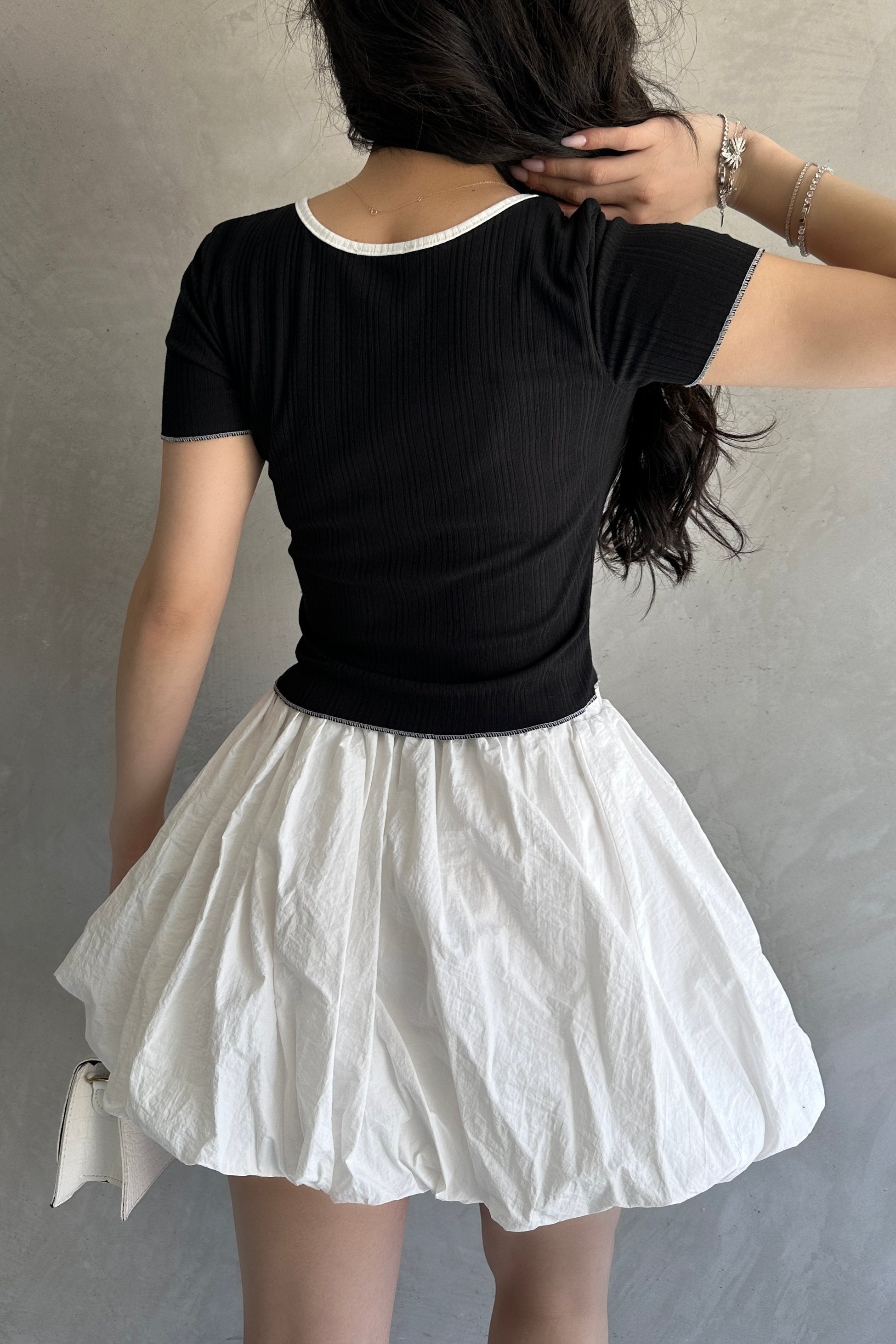 Havuz Yaka Biye Detaylı Crop Bluz
