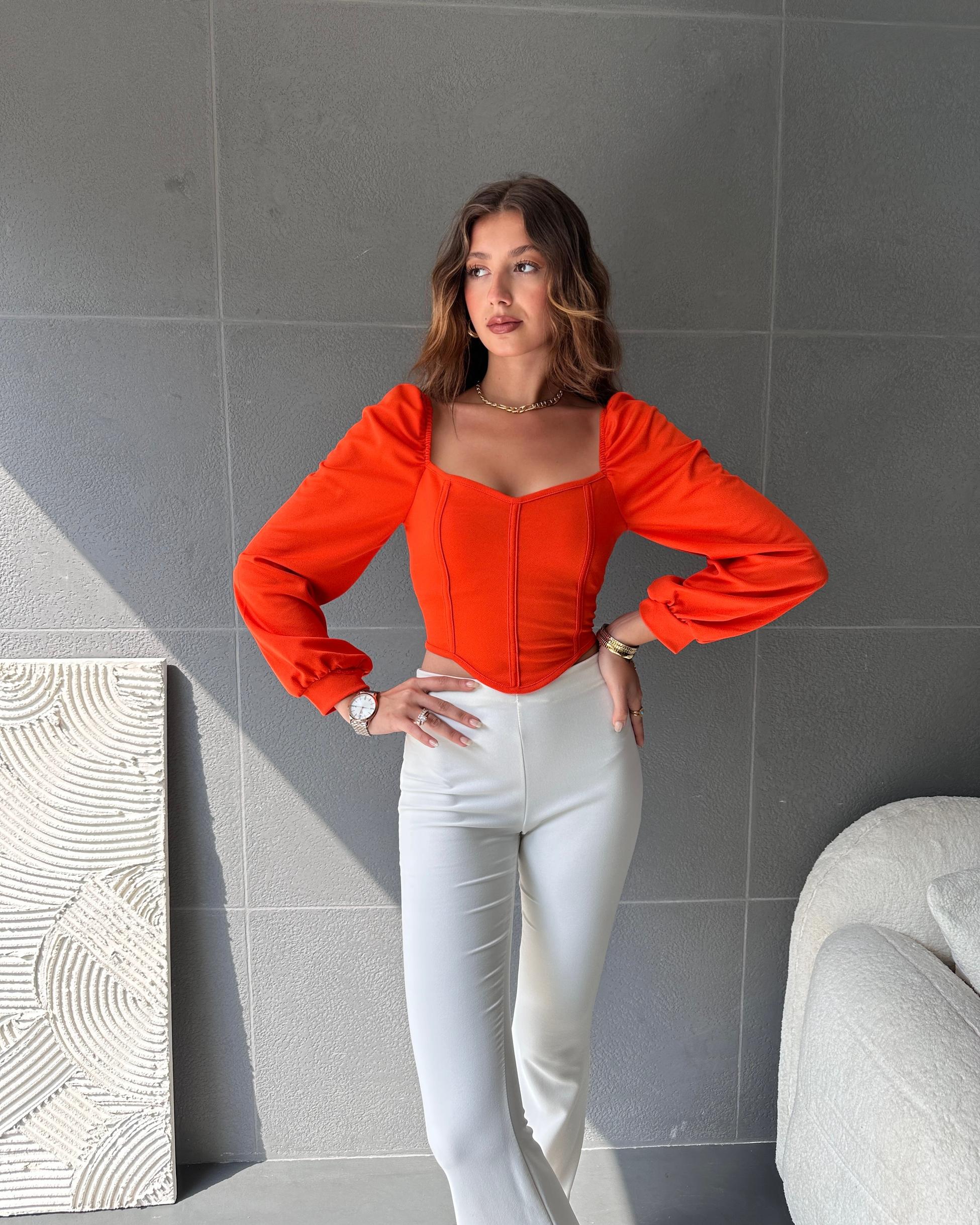 Kare Yaka Şerit Detaylı Bluz